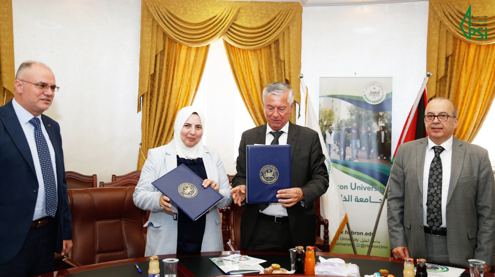 زيارة وزير الصناعة إلى الخليل: توقيع اتفاقيات وتفقد قطاعات الصناعة المحلية