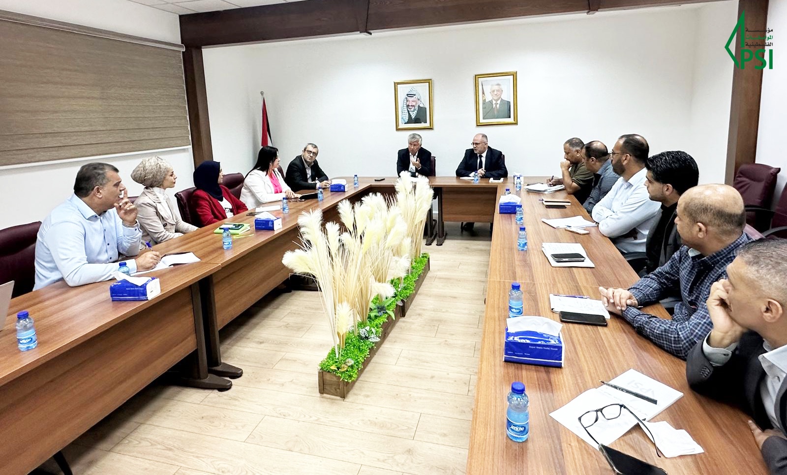 وزير الصناعة يشيد بتوطين خدمات الفحص والمعايرة خلال جولة تفقدية في مؤسسة المواصفات والمقاييس.